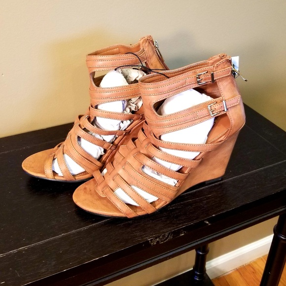 3/$30 NWT! Express Strap Sexy Zip Back Wedge Sandals Tan Camel Brown Size 9 - Picture 3 of 8